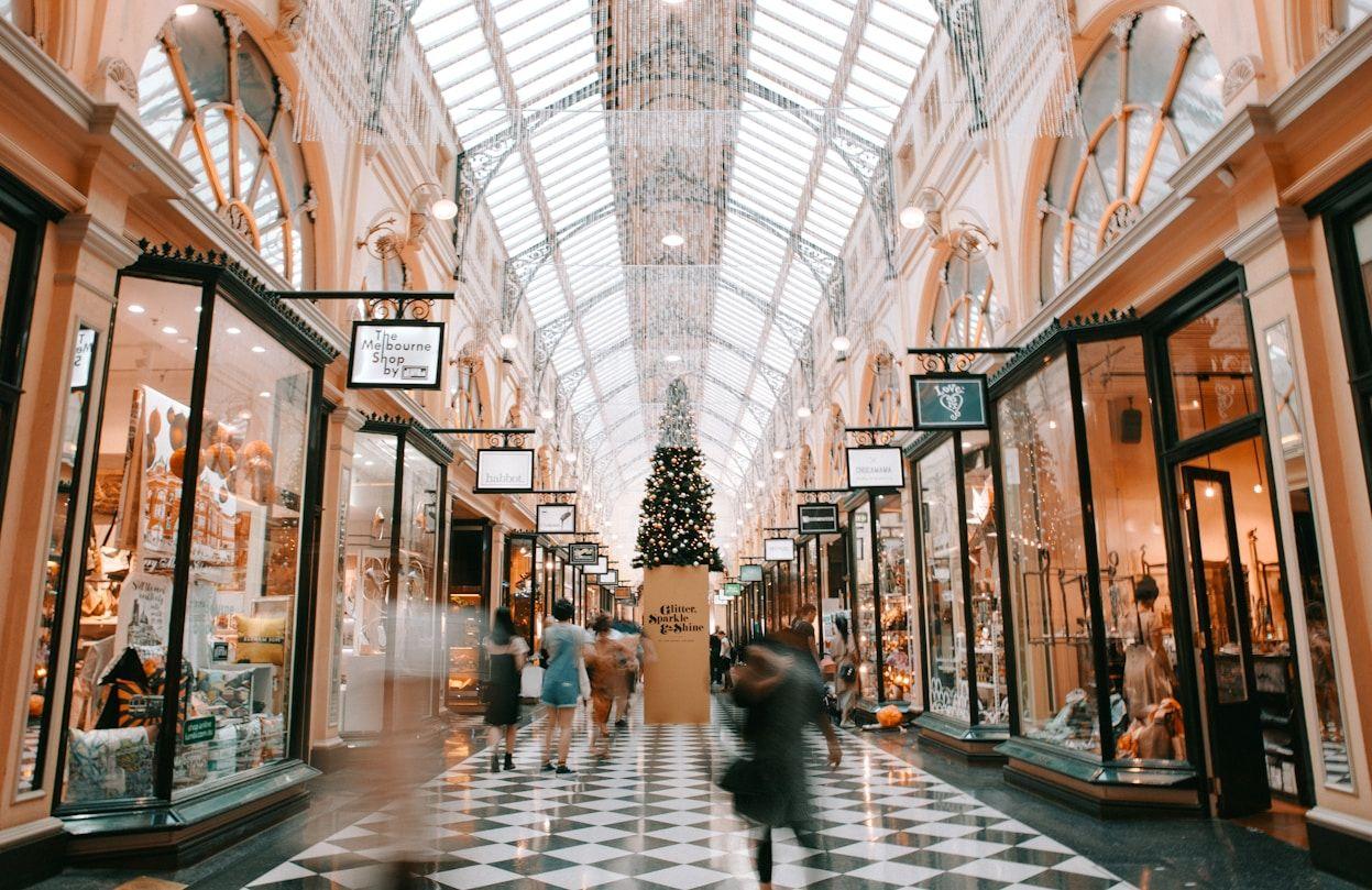 Retail and e-commerce flyer distribution use case